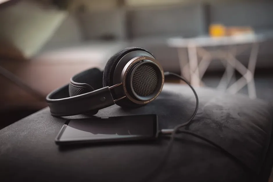 Philips Fidelio X2HR: aperta economica con alti da domare