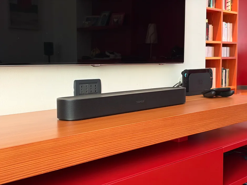 Sonos Beam Gen 2 in soggiorno sotto la TV