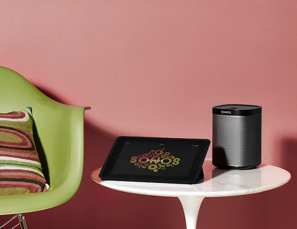 Sonos Play:1 sul tavolo
