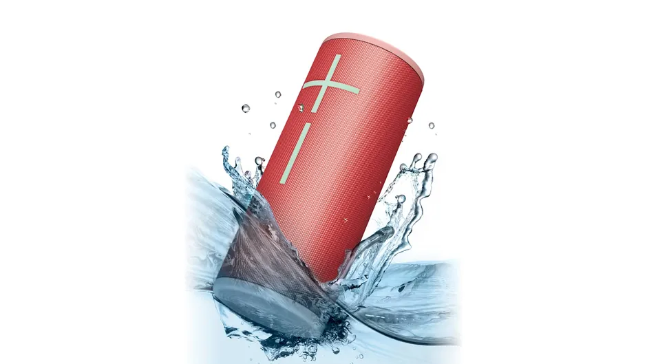 Ultimate Ears Boom 4 immerso in acqua con schizzi